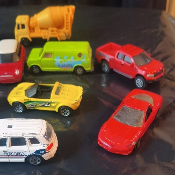 Assorted Match Box Die-Cast Toy Cars Set - Picture 5 of 8